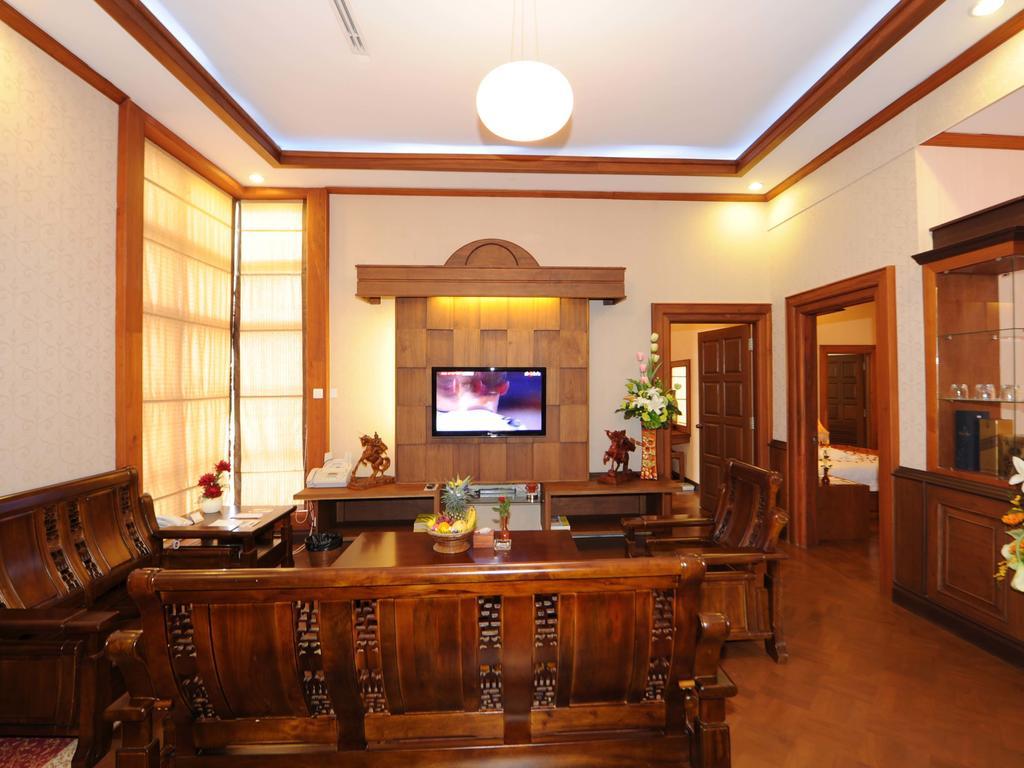 The Golden Lake Hotel Naypyidaw Εξωτερικό φωτογραφία