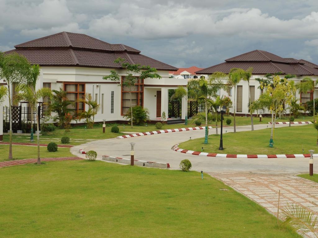 The Golden Lake Hotel Naypyidaw Εξωτερικό φωτογραφία