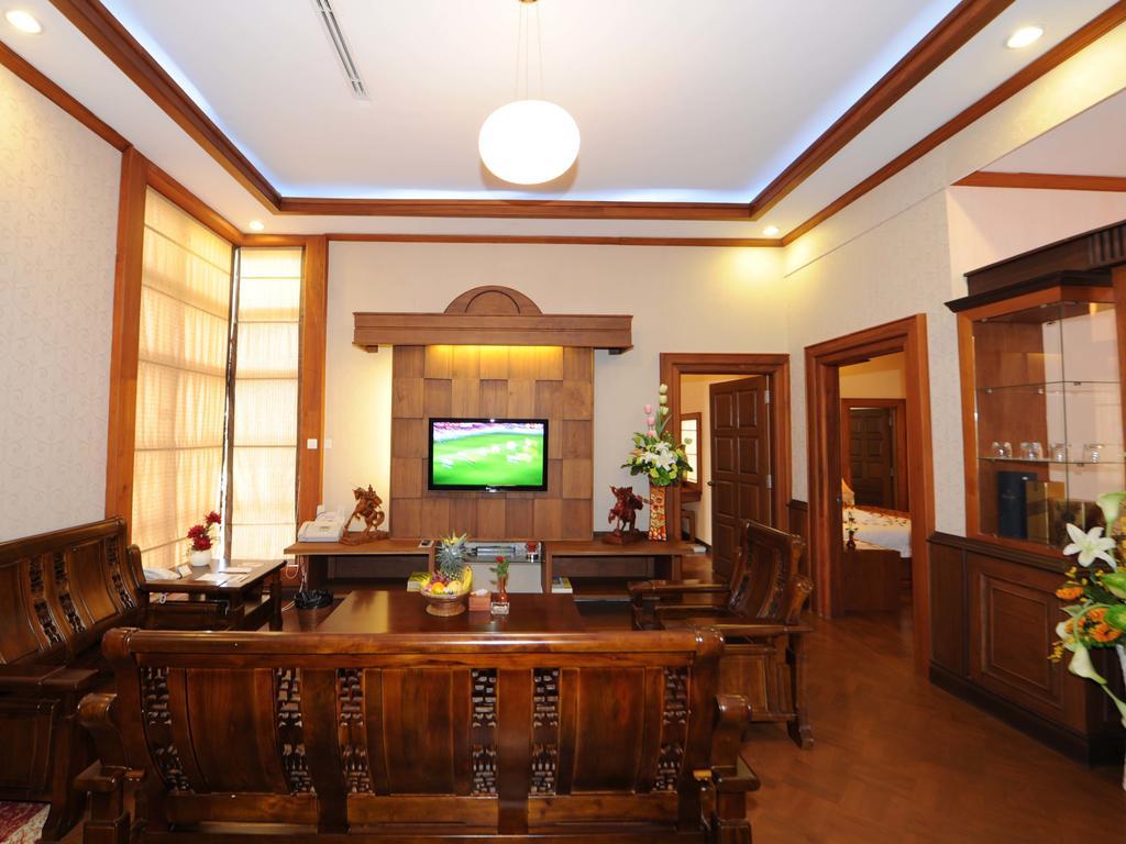 The Golden Lake Hotel Naypyidaw Εξωτερικό φωτογραφία