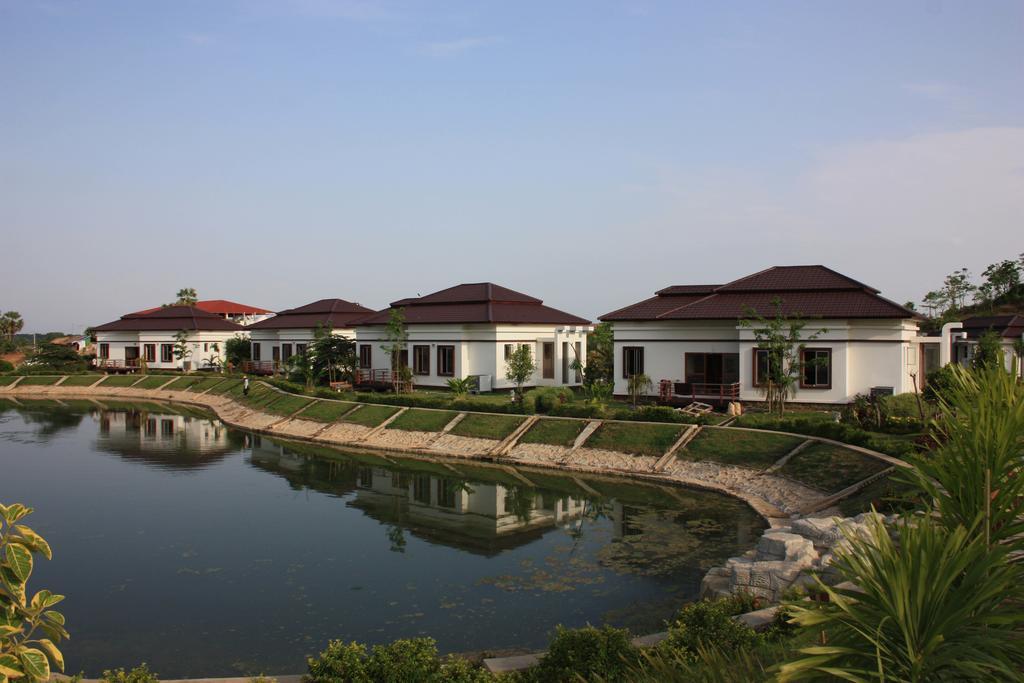 The Golden Lake Hotel Naypyidaw Εξωτερικό φωτογραφία
